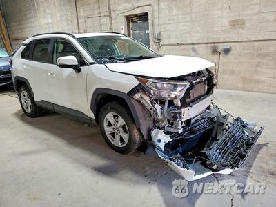 Czwarte zdjęcie samochodu z boku: 2019 TOYOTA RAV4 XLE VIN:JTMP1RFV0KD032218 - miniatura