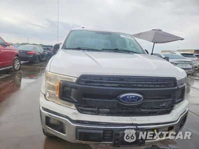 Piąte zdjęcie samochodu w środku: 2018 FORD F150 SUPERCREW VIN:1FTFW1E56JKF54443 - miniatura