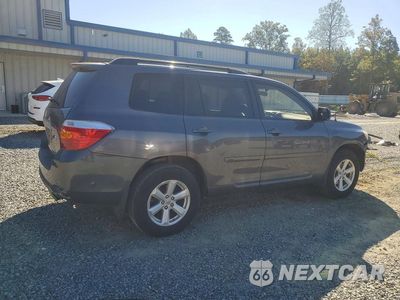 Trzecie zdjęcie samochodu z tyłu: 2010 TOYOTA HIGHLANDER BASE VIN:5TDZA3EH9AS004714 - miniatura