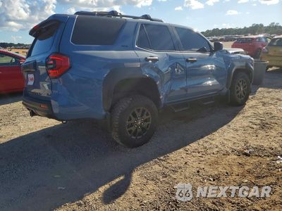 Trzecie zdjęcie samochodu z tyłu: 2026 TOYOTA 4RUNNER SR5 VIN:JTEVA5BR0T5110822 - miniatura
