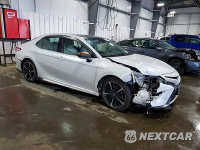Czwarte zdjęcie samochodu z boku: 2018 TOYOTA CAMRY XSE V6 VIN:4T1BZ1HK6JU003842 - miniatura