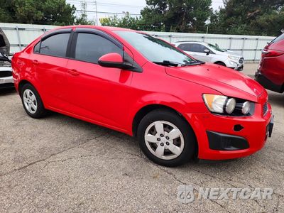 Czwarte zdjęcie samochodu z boku: 2015 CHEVROLET SONIC LS VIN:1G1JA5SH5F4220312 - miniatura