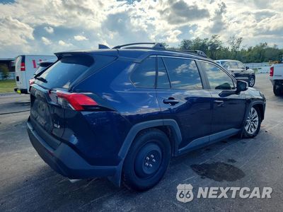 Trzecie zdjęcie samochodu z tyłu: 2025 TOYOTA RAV4 XLE PREMIUM VIN:2T3C1RFVXSW388306 - miniatura