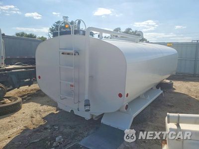 Zdjęcie 10 z 13 samochodu: 1999 FREIGHTLINER CONVENTIONAL FLD112 TANK TRUCK VIN:1FUY3EDB4XLB43105 - miniatura