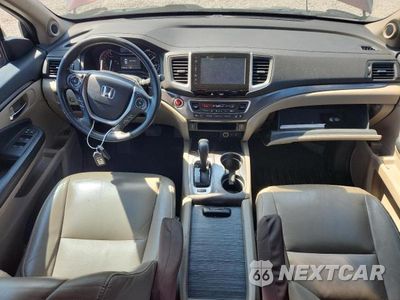 Zdjęcie 8 z 13 samochodu: 2017 HONDA PILOT EXL VIN:5FNYF5H56HB002220 - miniatura
