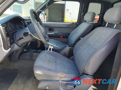 Zdjęcie 7 z 12 samochodu: 2000 TOYOTA TACOMA XTRACAB PRERUNNER VIN:5TESN92N6YZ689027 - miniatura