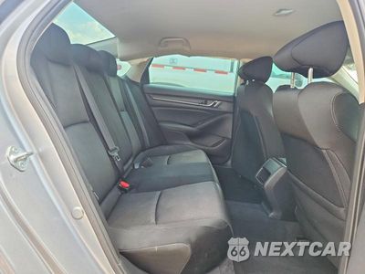 Zdjęcie 10 z 12 samochodu: 2021 HONDA ACCORD LX VIN:1HGCV1F15MA112802 - miniatura