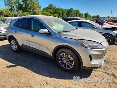 Czwarte zdjęcie samochodu z boku: 2021 FORD ESCAPE SE VIN:1FMCU0G6XMUB22712 - miniatura