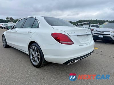 Trzecie zdjęcie samochodu z tyłu: 2017 MERCEDES-BENZ C 300 4MATIC VIN:55SWF4KB7HU198313 - miniatura