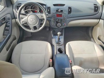 Zdjęcie 8 z 12 samochodu: 2010 KIA FORTE EX VIN:KNAFU4A20A5824085 - miniatura