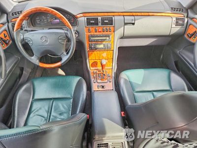 Zdjęcie 8 z 12 samochodu: 2000 MERCEDES-BENZ E 320 VIN:WDBJF65J3YB114676 - miniatura
