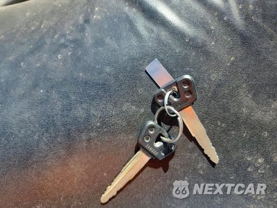 Zdjęcie 8 z 9 samochodu: 2005 YAMAHA YP400 VIN:JYASH03Y25A000971 - miniatura