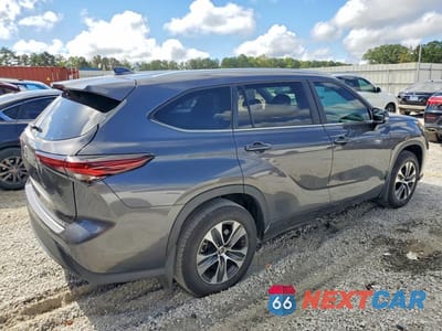 Trzecie zdjęcie samochodu z tyłu: 2024 TOYOTA HIGHLANDER XLE VIN:5TDKDRAH2RS548064 - miniatura