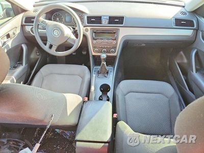 Zdjęcie 8 z 13 samochodu: 2012 VOLKSWAGEN PASSAT S VIN:1VWAP7A38CC014746 - miniatura