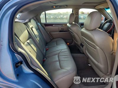Zdjęcie 10 z 12 samochodu: 2005 LINCOLN TOWN CAR SIGNATURE LIMITED VIN:1LNHM82W05Y657666 - miniatura