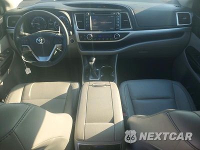 Zdjęcie 8 z 13 samochodu: 2016 TOYOTA HIGHLANDER XLE VIN:5TDKKRFH0GS160956 - miniatura