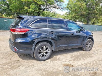 Trzecie zdjęcie samochodu z tyłu: 2017 TOYOTA HIGHLANDER LE VIN:5TDBZRFH0HS405395 - miniatura