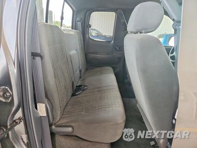 Zdjęcie 10 z 12 samochodu: 2004 TOYOTA TUNDRA VIN:5TBBT441X4S447179 - miniatura