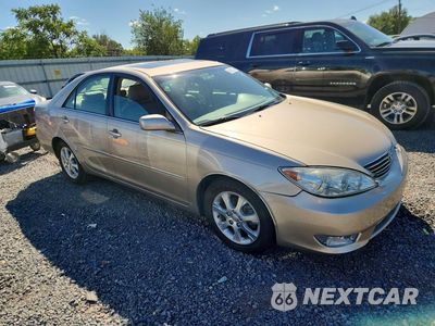 Czwarte zdjęcie samochodu z boku: 2005 TOYOTA CAMRY XLE VIN:4T1BE30K15U558335 - miniatura
