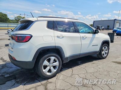 Trzecie zdjęcie samochodu z tyłu: 2018 JEEP COMPASS LATITUDE VIN:3C4NJDBB7JT192532 - miniatura