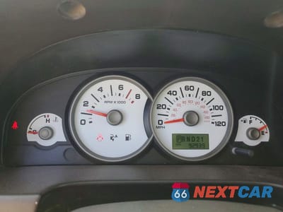 Zdjęcie 9 z 13 samochodu: 2007 FORD ESCAPE XLT VIN:1FMYU03167KA39018 - miniatura