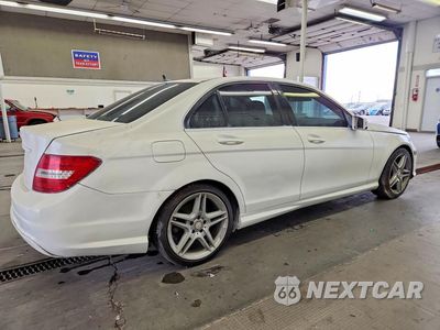 Trzecie zdjęcie samochodu z tyłu: 2013 MERCEDES-BENZ C 250 VIN:WDDGF4HB5DR253980 - miniatura