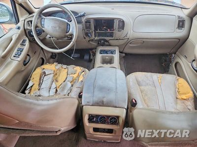 Zdjęcie 8 z 14 samochodu: 2002 FORD EXPEDITION EDDIE BAUER VIN:1FMPU18L42LA78124 - miniatura