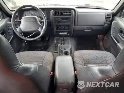 Zdjęcie 8 z 12 samochodu: 2001 JEEP CHEROKEE SPORT VIN:1J4FF48S31L603766 - miniatura
