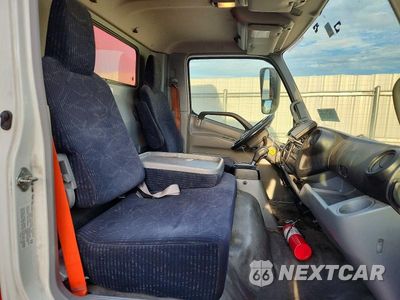 Zdjęcie 10 z 12 samochodu: 2018 HINO 195 BOX TRUCK VIN:JHHSDM2H9JK006261 - miniatura