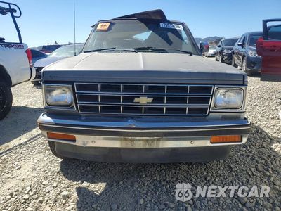 Piąte zdjęcie samochodu w środku: 1986 CHEVROLET S TRUCK S10 VIN:1GCCS14RXG8201146 - miniatura