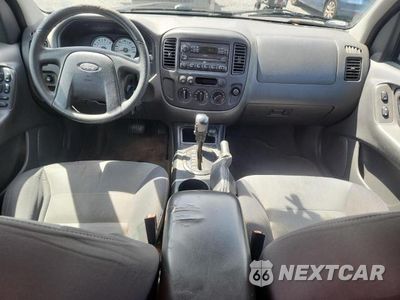 Zdjęcie 8 z 13 samochodu: 2005 FORD ESCAPE XLS VIN:1FMYU02Z15KB16818 - miniatura