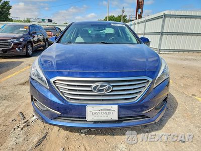Piąte zdjęcie samochodu w środku: 2016 HYUNDAI SONATA SE VIN:5NPE24AF7GH314297 - miniatura