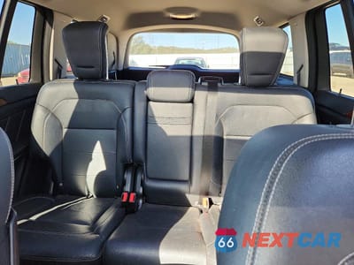 Zdjęcie 10 z 13 samochodu: 2015 MERCEDES-BENZ GL 550 4MATIC VIN:4JGDF7DE4FA532235 - miniatura