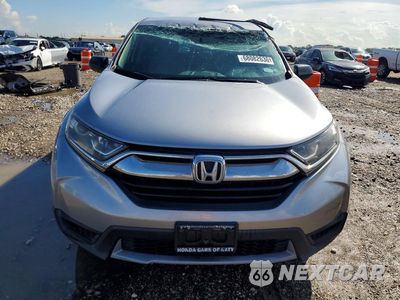 Piąte zdjęcie samochodu w środku: 2018 HONDA CR-V LX VIN:2HKRW5H30JH421755 - miniatura