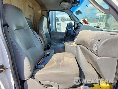 Zdjęcie 11 z 13 samochodu: 2007 FORD E450 BOX TRUCK VIN:1FDXE45S47DA16928 - miniatura