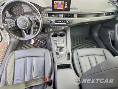 Zdjęcie 8 z 12 samochodu: 2017 AUDI A4 PREMIUM VIN:WAUANAF40HN047482 - miniatura
