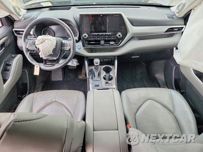 Zdjęcie 8 z 14 samochodu: 2021 TOYOTA HIGHLANDER HYBRID PLATINUM VIN:5TDEBRCH5MS063197 - miniatura