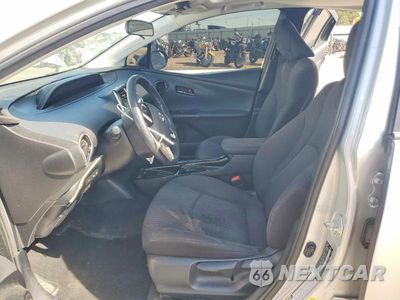 Zdjęcie 7 z 12 samochodu: 2018 TOYOTA PRIUS THREE VIN:JTDKARFUXJ3055267 - miniatura