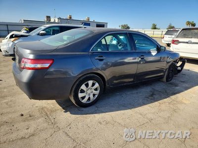 Trzecie zdjęcie samochodu z tyłu: 2010 TOYOTA CAMRY LE VIN:4T1BF3EK1AU014644 - miniatura