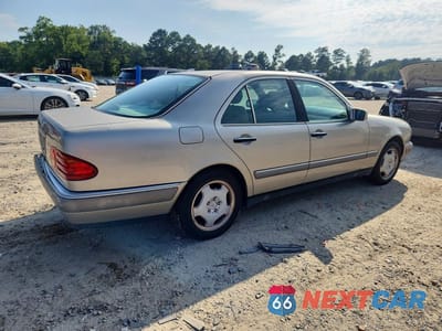 Trzecie zdjęcie samochodu z tyłu: 1997 MERCEDES-BENZ E 420 VIN:WDBJF72F1VA159008 - miniatura