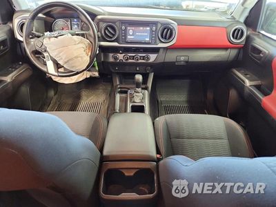 Zdjęcie 8 z 12 samochodu: 2018 TOYOTA TACOMA SR5 V6 VIN:5TFSZ5AN0JX151788 - miniatura