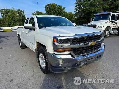 Czwarte zdjęcie samochodu z boku: 2018 CHEVROLET SILVERADO K1500 LT VIN:1GCVKREC5JZ318684 - miniatura