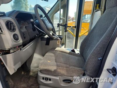 Zdjęcie 7 z 13 samochodu: 2011 FORD E450 SHUTTLE BUS VIN:1FDFE4FS6BDB00476 - miniatura