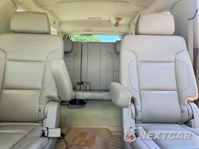 Zdjęcie 10 z 14 samochodu: 2016 CHEVROLET SUBURBAN C1500 LT VIN:1GNSCHKC8GR191900 - miniatura