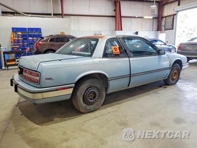 Trzecie zdjęcie samochodu z tyłu: 1988 BUICK REGAL LIMITED VIN:2G4WD14W3J1527339 - miniatura