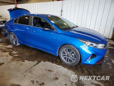 Czwarte zdjęcie samochodu z boku: 2023 KIA FORTE GT LINE VIN:3KPF54ADXPE516291 - miniatura