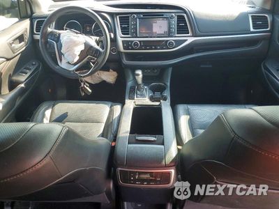 Zdjęcie 8 z 14 samochodu: 2019 TOYOTA HIGHLANDER LIMITED VIN:5TDYZRFH1KS345130 - miniatura