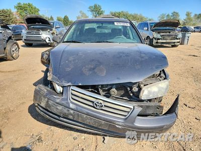 Piąte zdjęcie samochodu w środku: 2001 TOYOTA CAMRY LE V6 VIN:4T1BF22K31U958993 - miniatura