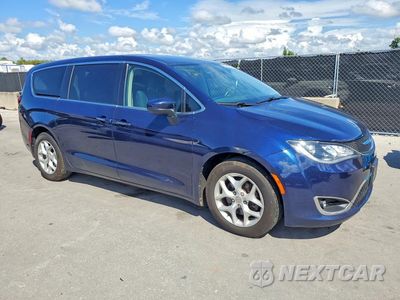 Czwarte zdjęcie samochodu z boku: 2017 CHRYSLER PACIFICA TOURING L VIN:2C4RC1BG7HR788436 - miniatura