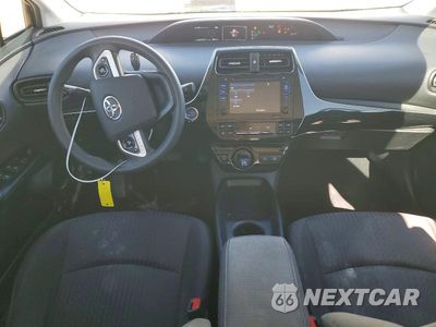 Zdjęcie 8 z 13 samochodu: 2016 TOYOTA PRIUS TWO VIN:JTDKBRFUXG3015972 - miniatura